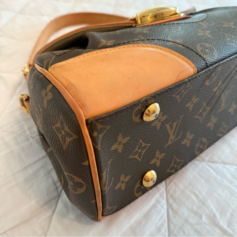 LOUIS VUITTON
Monogram Beverly MM - Picture 9 of 13